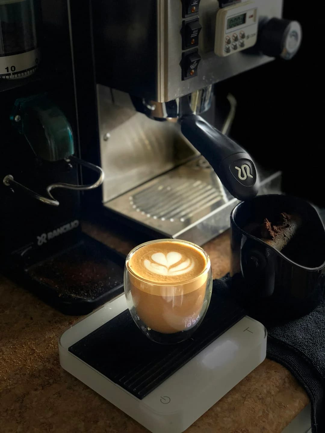 Latte art at Brivo Coffee